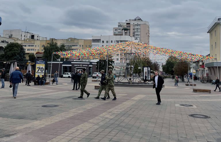 Una calle peatonal en el centro de Belgorod, Rusia, cerca de la frontera con Ucrania, el lunes 12 de septiembre de 2022. En Belgorod, las pérdidas recientes de las fuerzas armadas rusas han traído a casa la realidad de la guerra de una manera que no está presente en ningún otro lugar en el país. (Valerie Hopkins/The New York Times)