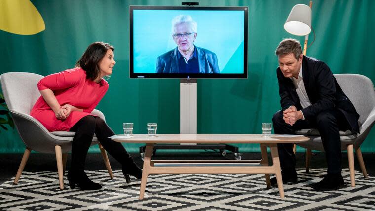 Die Grünen-Bundesvorsitzenden Annalena Baerbock und Robert Habeck nehmen am digitalen Politischen Aschermittwoch ihrer Partei  teil. Foto: dpa