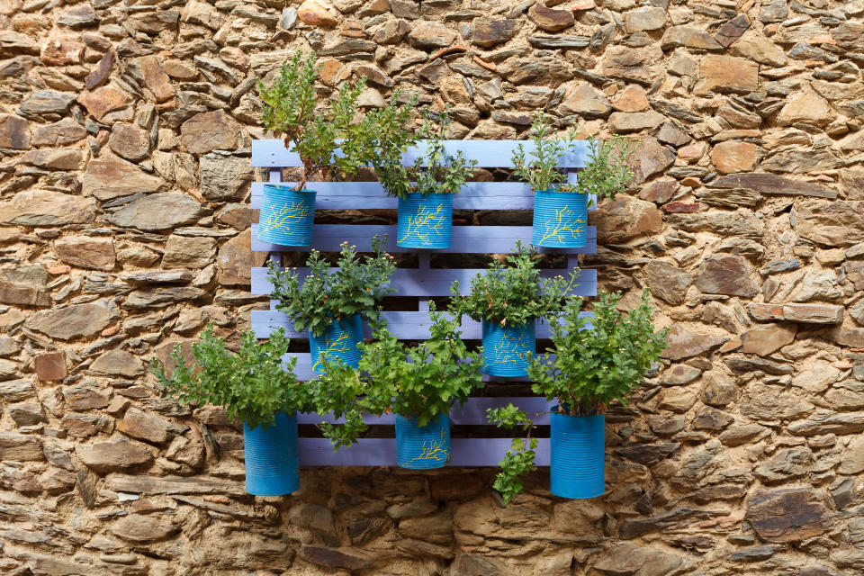 UPCYCLE PALLETS FOR PRETTY PLANTERS