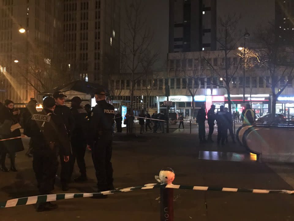 Dozens of people were evacuated following a fire caused by a technical fault on Paris metro. Photo: @RemyBuisine/ Twitter