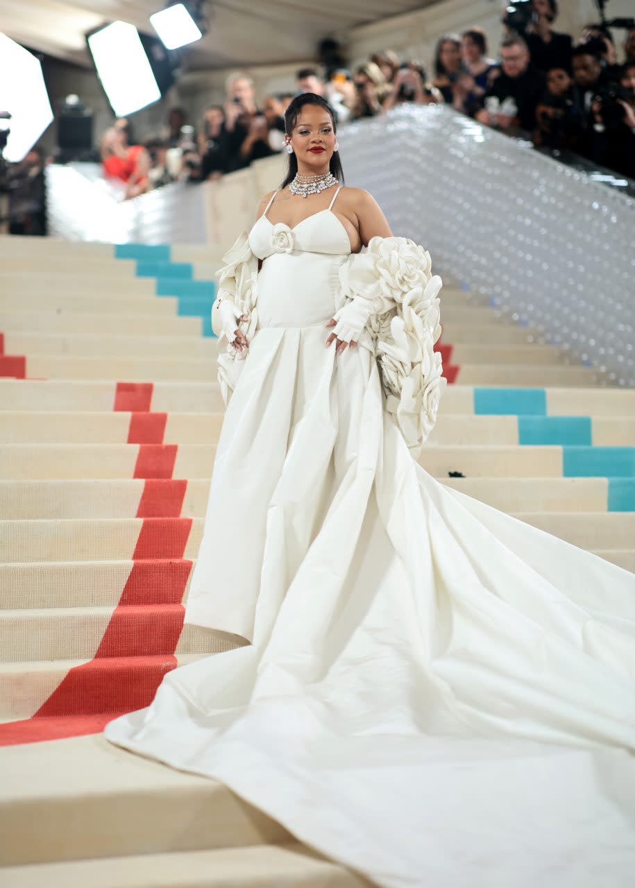 NEW YORK, NEW YORK - MAY 01: Rihanna attends The 2023 Met Gala Celebrating 'Karl Lagerfeld: A Line Of Beauty' at The Metropolitan Museum of Art on May 01, 2023 in New York City. (Photo by Dimitrios Kambouris/Getty Images for The Met Museum/Vogue)