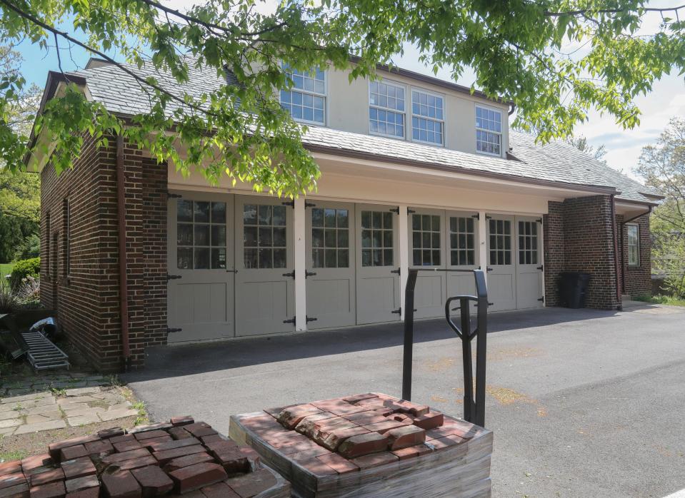 The carriage house at the Twin Oaks Estate on West Market Street would be transformed into a microbrewery and restaurant, according to a plan that developers have submitted to the city of Akron.