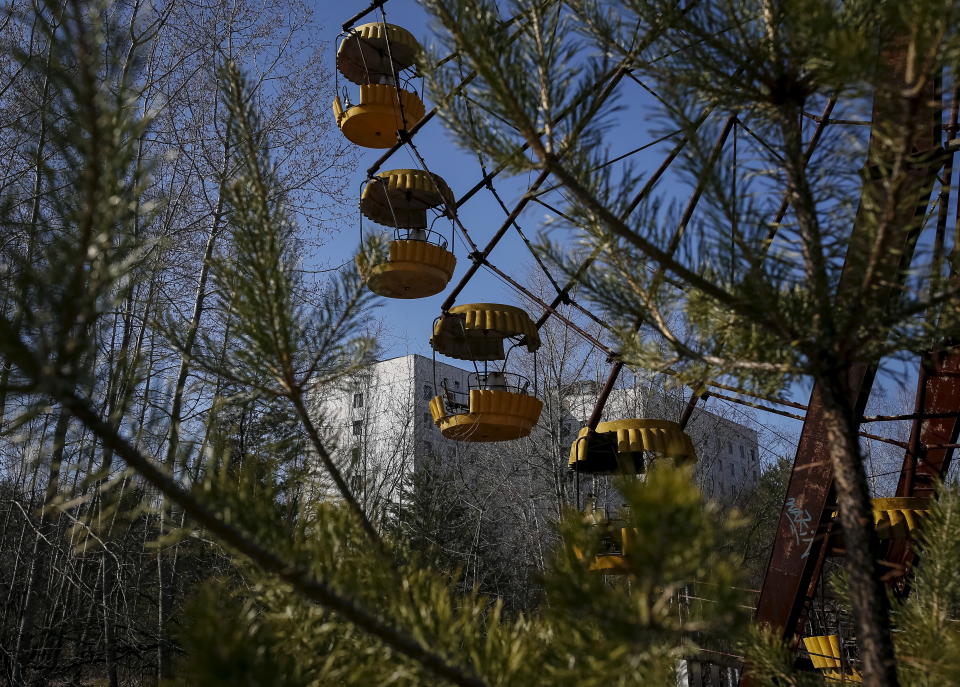 A Ferris Wheel is seen in the abandoned city of Pripyat near the Chernobyl nuclear power plant in Ukraine March 28, 2016.  REUTERS/Gleb Garanich