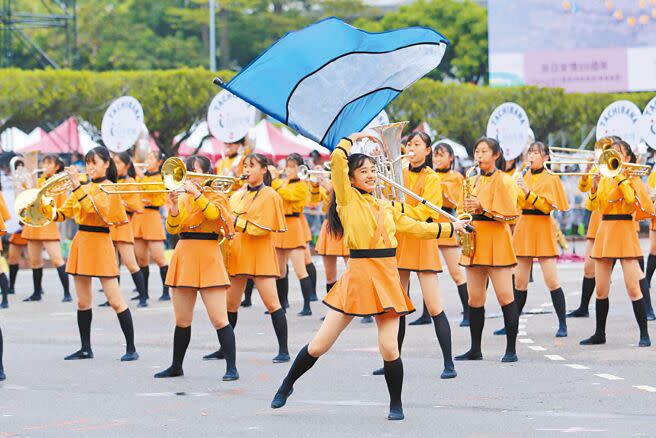 雙十節應邀來台演出的京都高校生「橘色惡魔」，20日拿下日本行進管樂大賽金獎，在IG發文感謝台灣人支持。（本報資料照片）