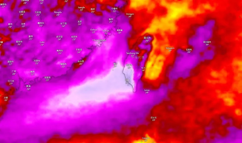 「台灣颱風論壇｜天氣特急」貼出歐洲模式未來10天降雨模擬圖指出，下週一(19日)、二(20日)降雨達高峰，這波會下滿多天的，要有心理準備。（圖／翻攝自台灣颱風論壇）