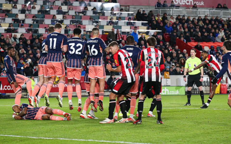 Ivan Toney free kick,