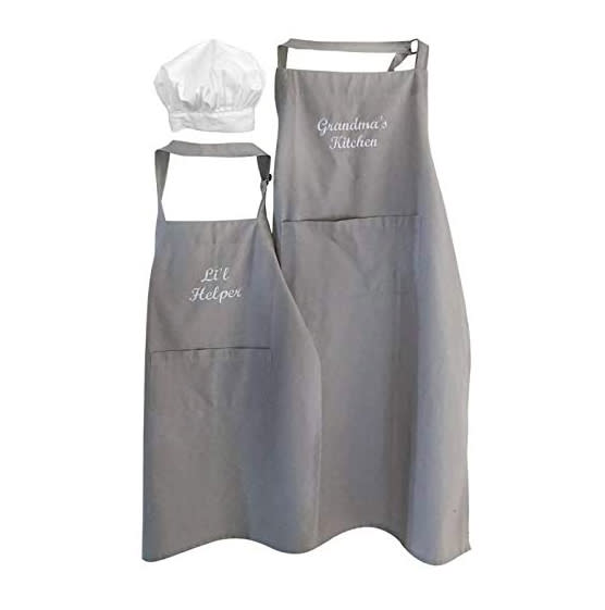 Matching Apron Set for Grandma and Kids