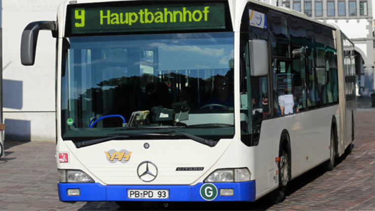 Der Bund will in Städten künftig nur noch saubere Busse – doch dahin ist es ein weiter Weg. Ein Paderborner zeigt, wie es gehen könnte: Was aus dem Auspuff seiner Busse kommt, ist sauberer als die Umgebungsluft.