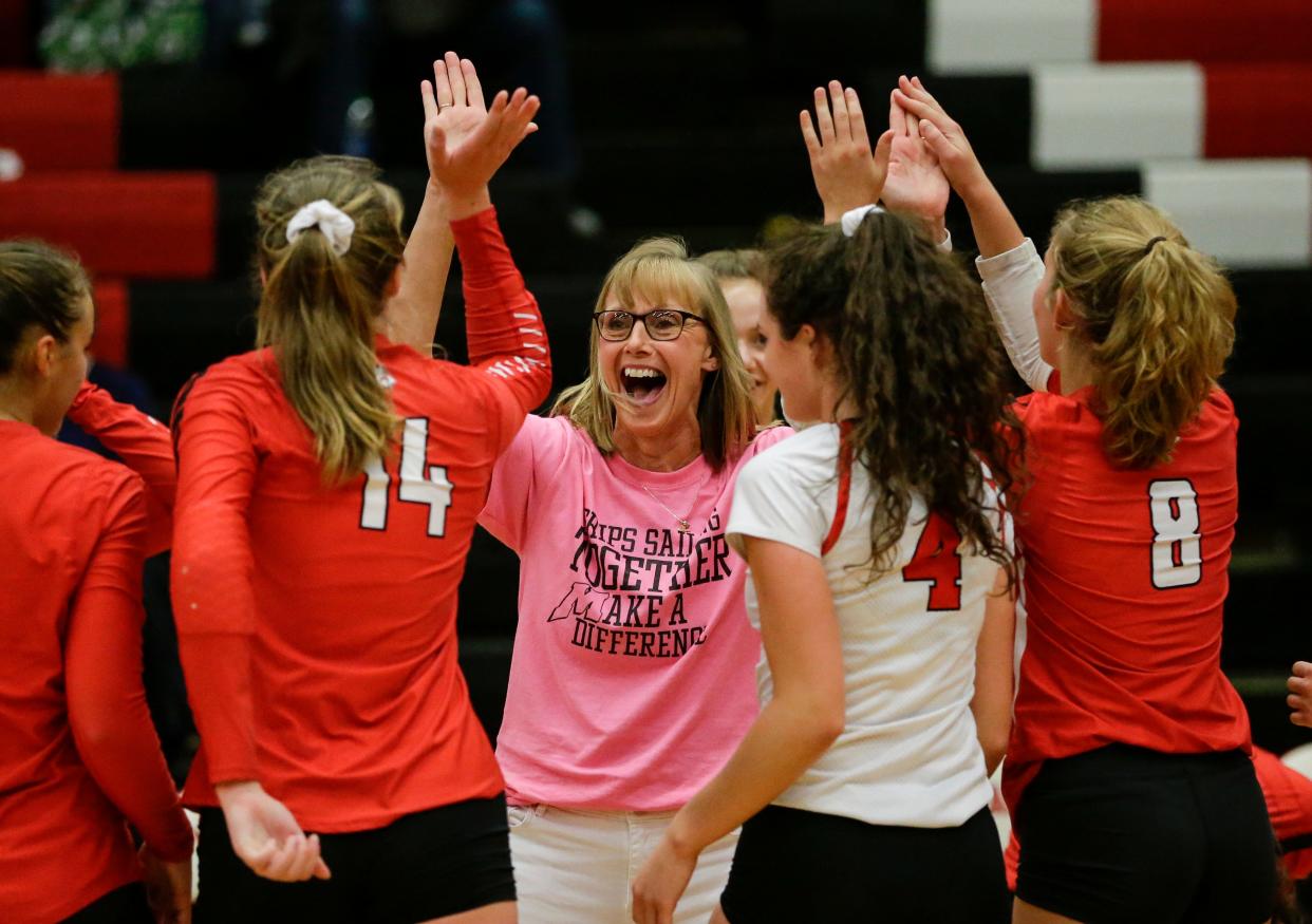 Lincoln's varsity head coach Mary Beth Dixon reacts after a Sheboygan North timeout during a Fox River Classic Conference game at Manitowoc Lincoln High School Tuesday, October 2, 2018, in Manitowoc, Wis. Joshua Clark/USA TODAY NETWORK-Wisconsin