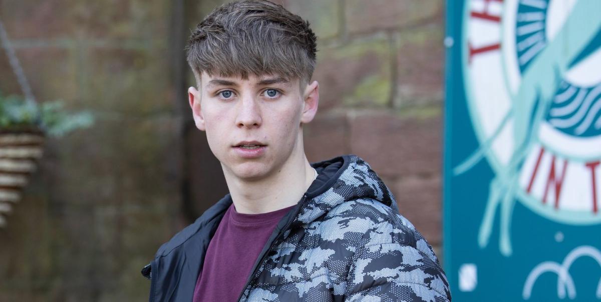 Exclusive: Hollyoaks star Billy Price discusses death fears for Sid in ...