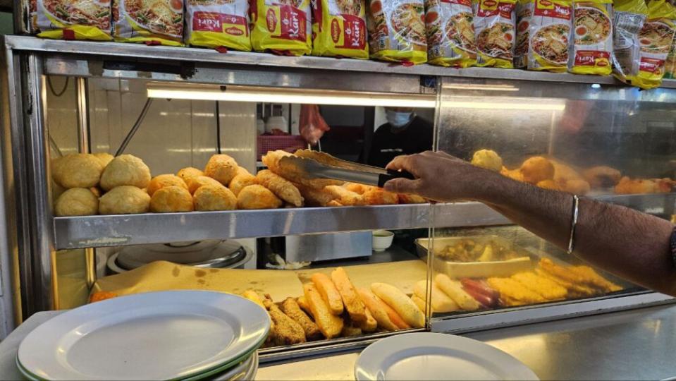 indian rojak - picking ingredients 