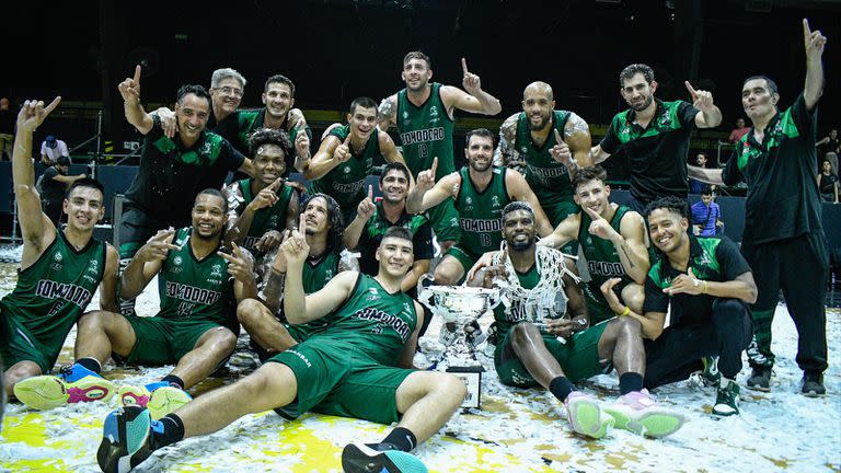 Gimnasia y Esgrima, de Comodoro Rivadavia, ganó por primera vez el Súper 20, su tercera conquista en el ámbito de la Liga Nacional; también en esa final Mencia fue el MVP.