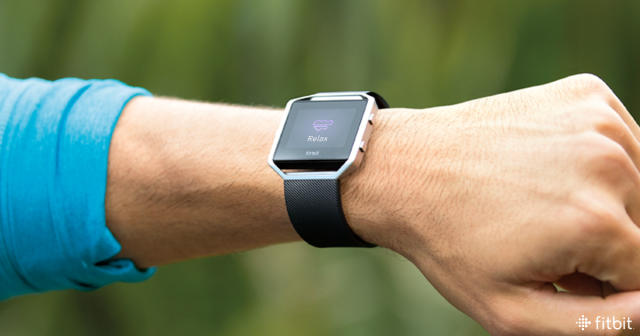 werkzaamheid Extremisten Op te slaan Fitbit's new smartwatch has been plagued by production mishaps