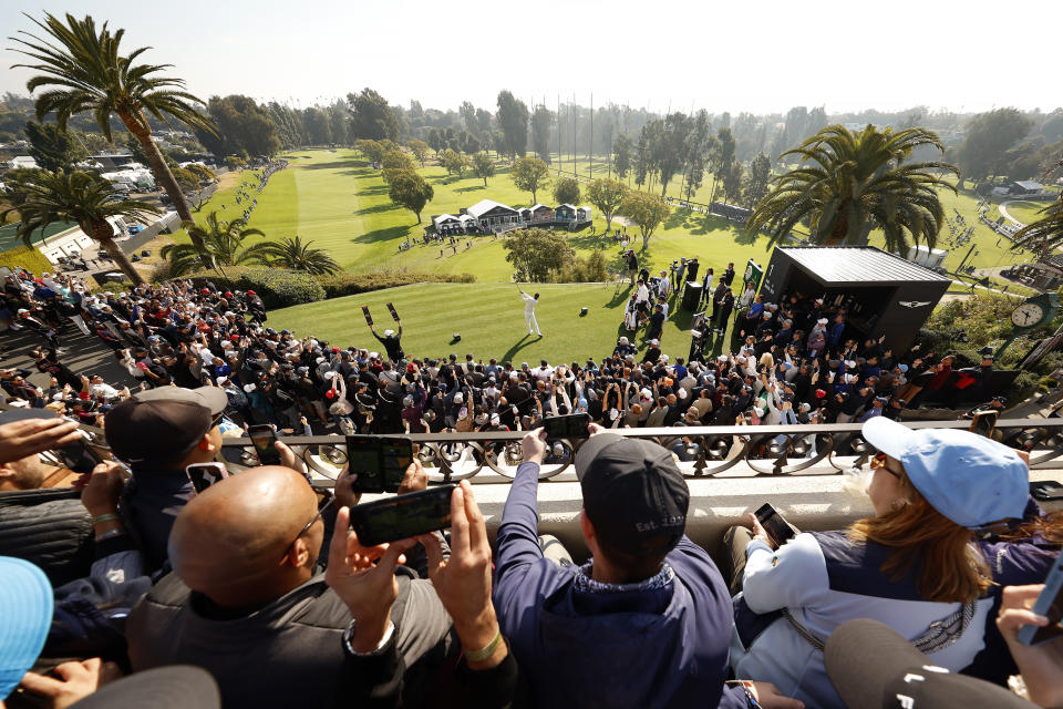 Tiger Woods hits a shank in his return to golf and opens with 72 at