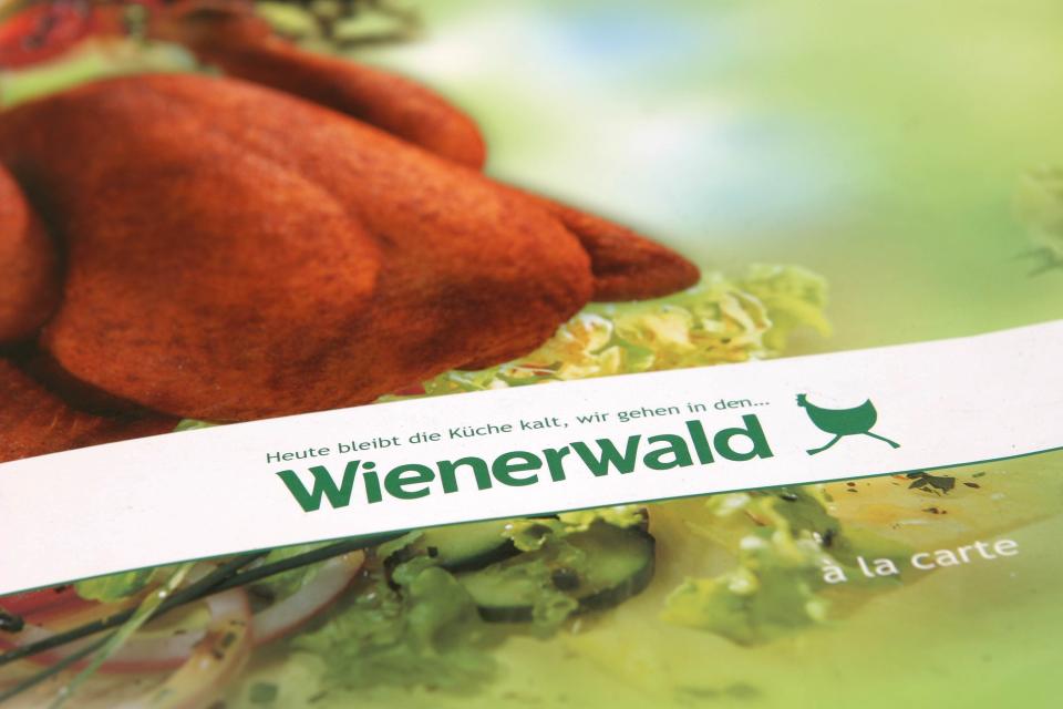 <p>Das Ranking eröffnet die Schnellrestaurantkette Wienerwald, in der vor allem Fans von Hähnchenfleisch auf ihre Kosten kommen. 2017 gingen rund 1,3 Prozent der Deutschen ab 14 Jahren mindestens einmal im Monat in den Wienerwald. (Foto: ddpimages) </p>