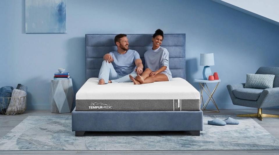 11) TEMPUR-Cloud Compressed Mattress