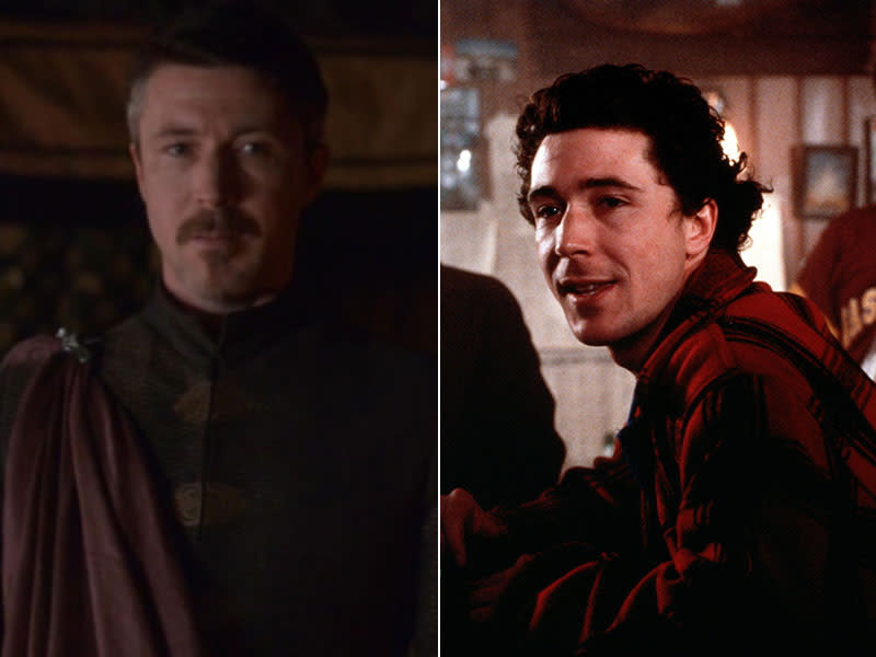 AIDAN GILLEN Er ist so charismatisch wie gefährlich: Die Rolle des Petyr „Littlefinger“ Baelish scheint dem irischen Schauspieler Aidan Gillen wie auf den Leib geschneidert zu sein. Kaum wiederzuerkennen ist er in einem seiner frühen Filme, dem 1997 veröffentlichten Drama „Gold in the Streets“. Offenbar hat ihm das reifere Alter etwas mehr Schneid verliehen. (Bilder: Intertopics/ LMK Media; Rex Features)