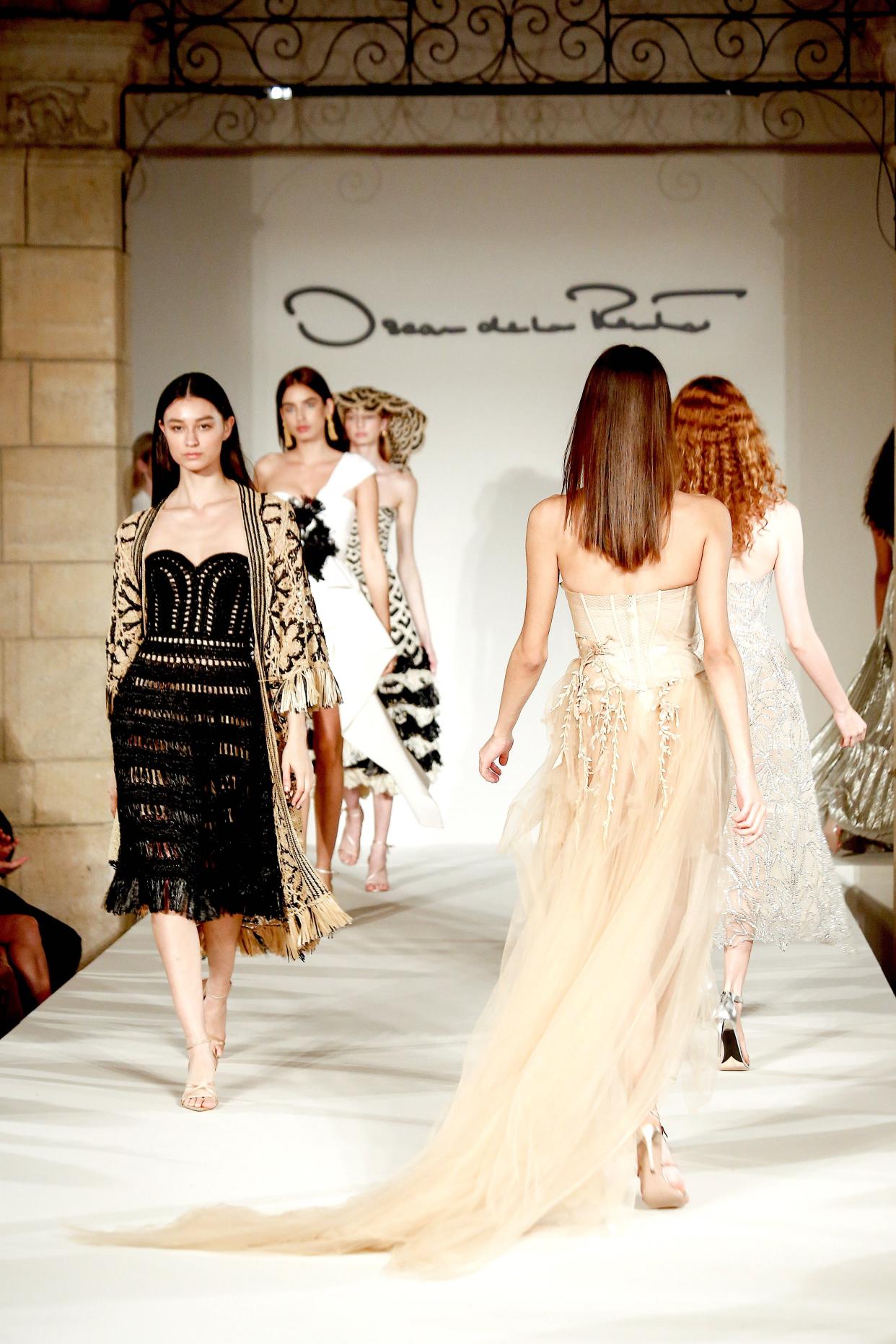 An Oscar de la Renta fashion show will close the Breast Cancer Research Foundation's annual Palm Beach luncheon.