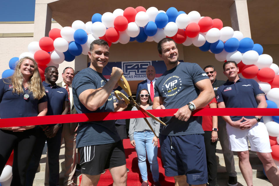 2019: Mark Wahlberg buys stakes in F45 training