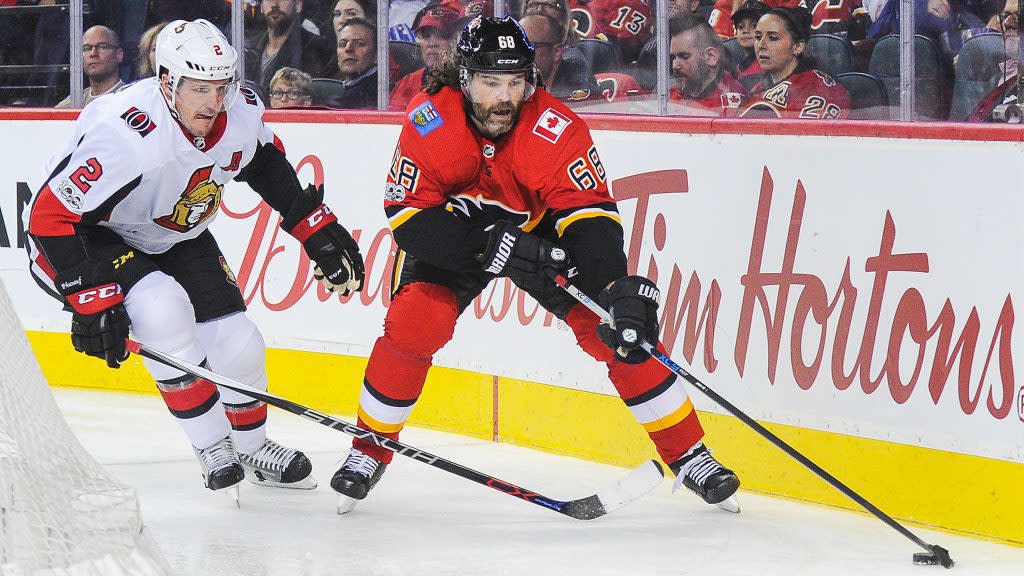 Jaromir Jagr has yet to heat up, but the Calgary Flames are excelling. (CP)