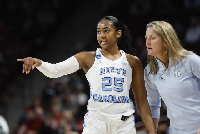 March Madness: Kelly, Ustby lead No. 8 seed North Carolina to 59-56 NCAA  victory over Michigan State