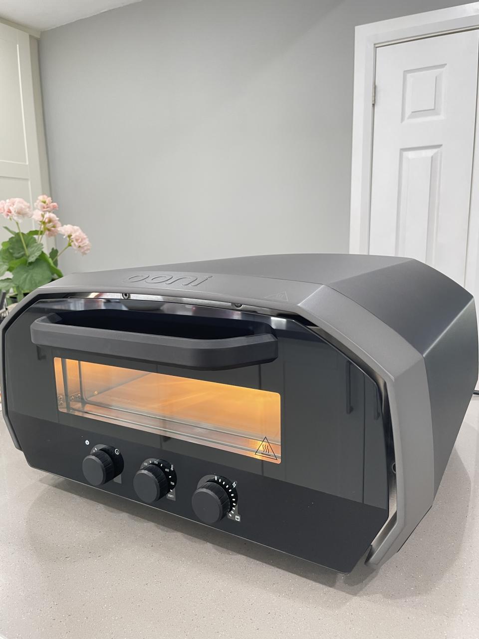 I tried the Ooni Volt 12 electric pizza oven and here's my honest review.