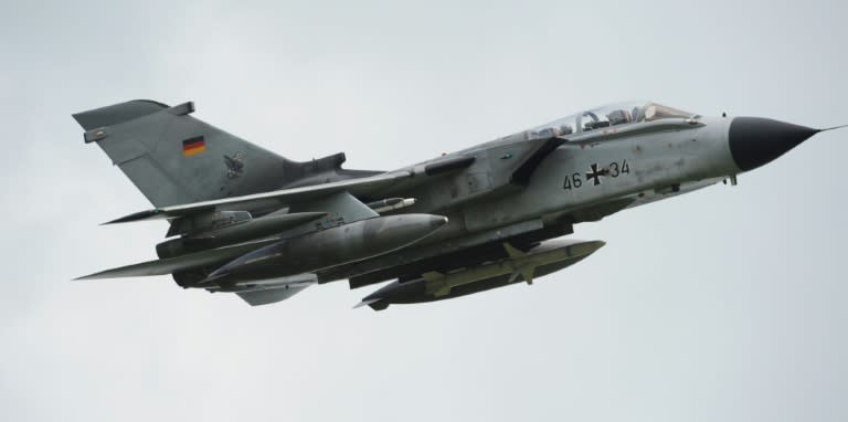 Germany will send Tornado aircraft on reconnaissance missions to support the international fight against the Islamic State (IS) group in Iraq and Syria