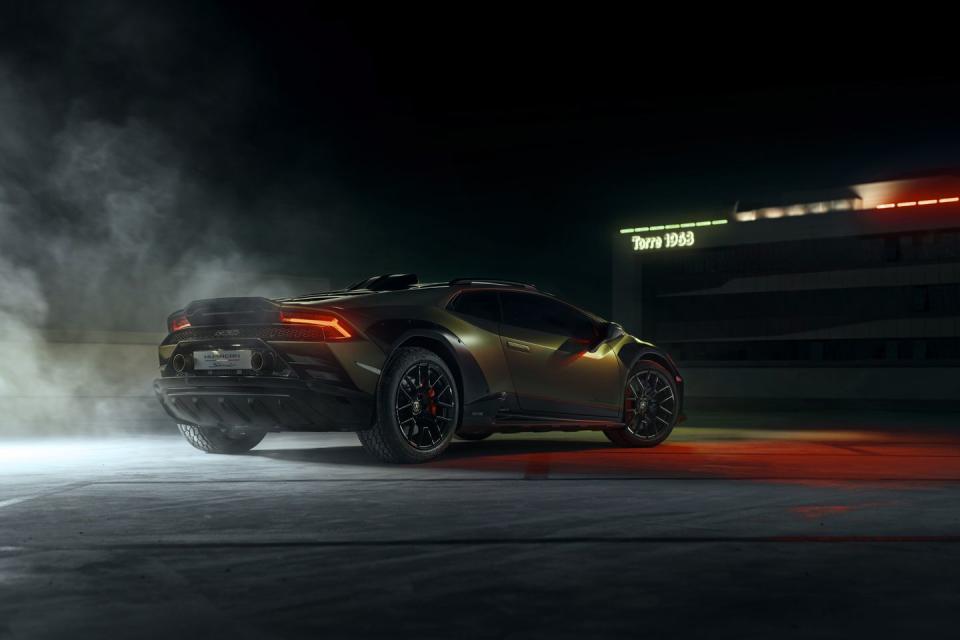 <p>2023 Lamborghini Huracán Sterrato</p>