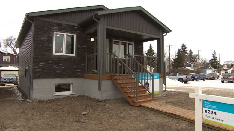 'They've always wanted their own rooms': dad and 2 kids prepare to move into Habitat home