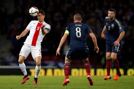 Football - Scotland v Poland - UEFA Euro 2016 Qualifying Group D - Hampden Park, Glasgow, Scotland - 8/10/15 Poland's Robert Lewandowski in action Action Images via Reuters / Lee Smith