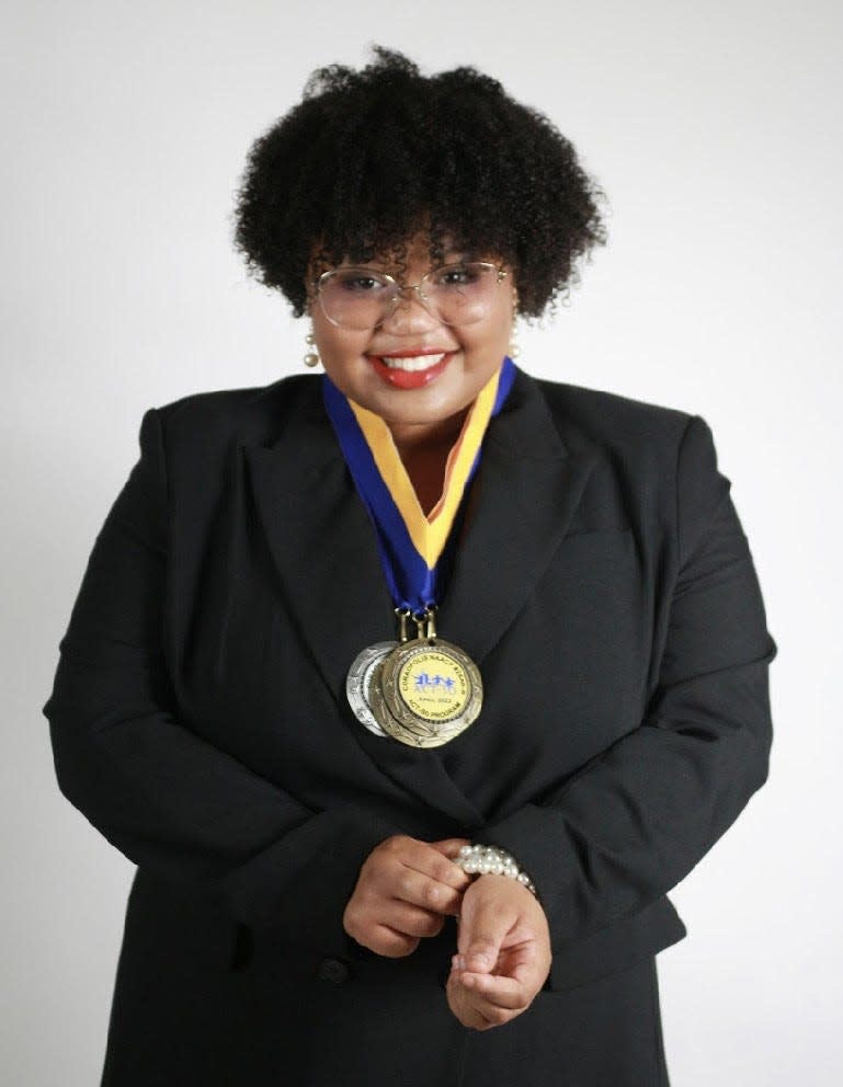 A gifted writer and performer, Mia Clemons won the Silver medal for Poetry Performance in the NAACP's ACT-SO program in July.