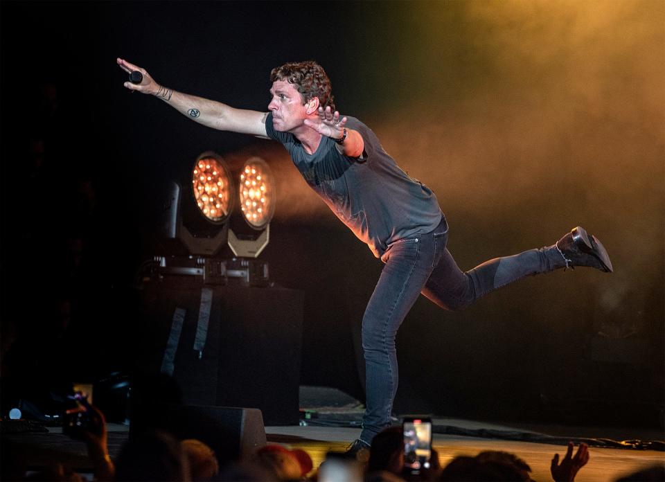 Singer Rob Thomas entertains a Burgettstown, Pennsylvania crowd at a July 2023 Matchbox Twenty show.