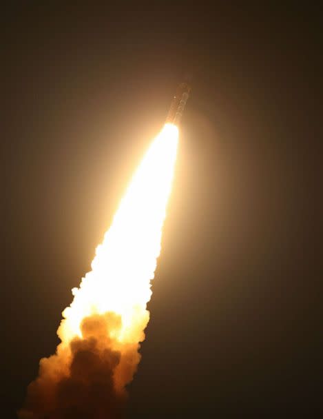 PHOTO: The Artemis I unmanned lunar rocket lifts off from launch pad 39B at NASA's Kennedy Space Center in Cape Canaveral, Florida, on Nov. 16, 2022. (Gregg Newton/AFP via Getty Images)