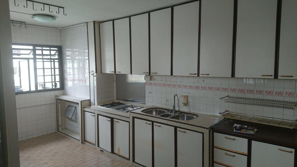 hyggligt_hus kitchen before reno