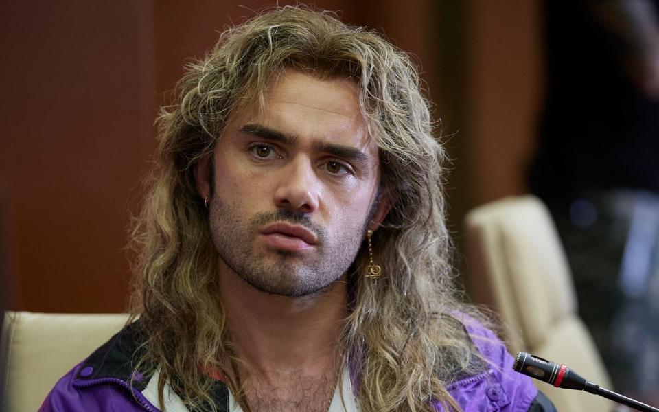 Bei ihm war es fast Liebe auf den ersten Blick: André Agassi (Toby Sebastian) hatte früh ein Auge auf die deutsche Tenniskönigin Steffi Graf geworfen, wie er auch in seiner sehr lesenswerten Autobiografie 