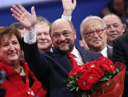 European Parliament President Martin Schulz waves during a pre-election congress of the Party of European Socialists (PES) in Rome March 1, 2014. REUTERS/Remo Casilli