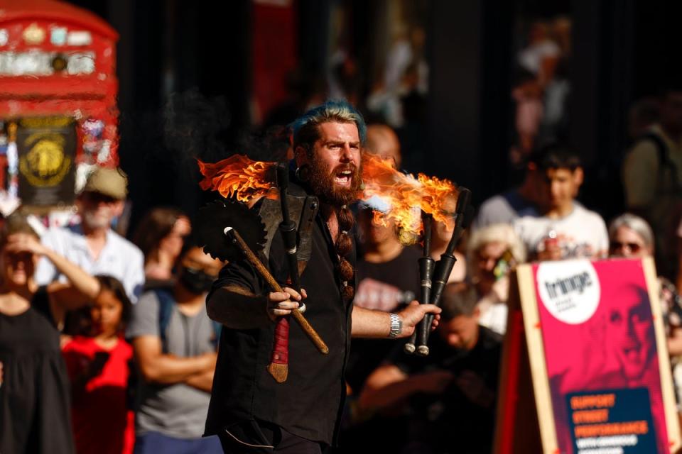 A street performer on Edinburgh’s Royal Mile (Getty)