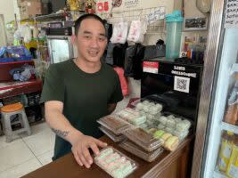 印尼小吃店「MAKANAN JAKARTA 1」老闆夫妻兩人。