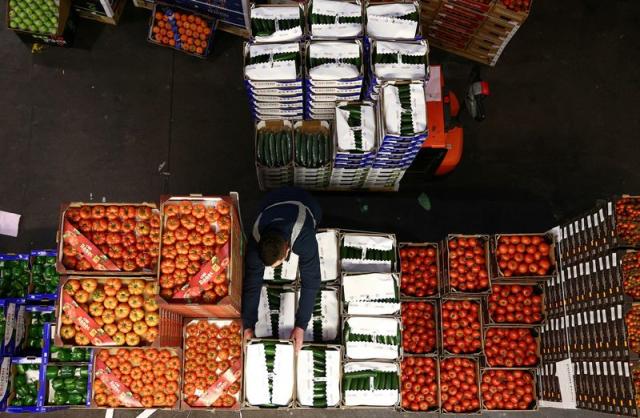 Pepper, Cucumber, Tomato Shortage: Asda Rations Fruits and Vegetable Sales  - Bloomberg