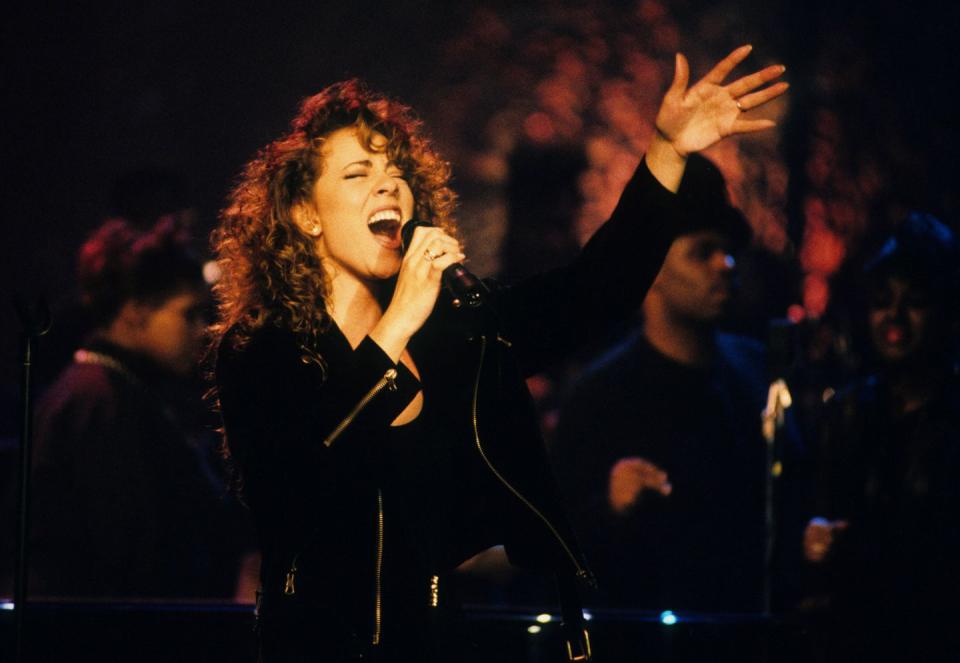 1992: An <i>MTV Unplugged</i> Performance