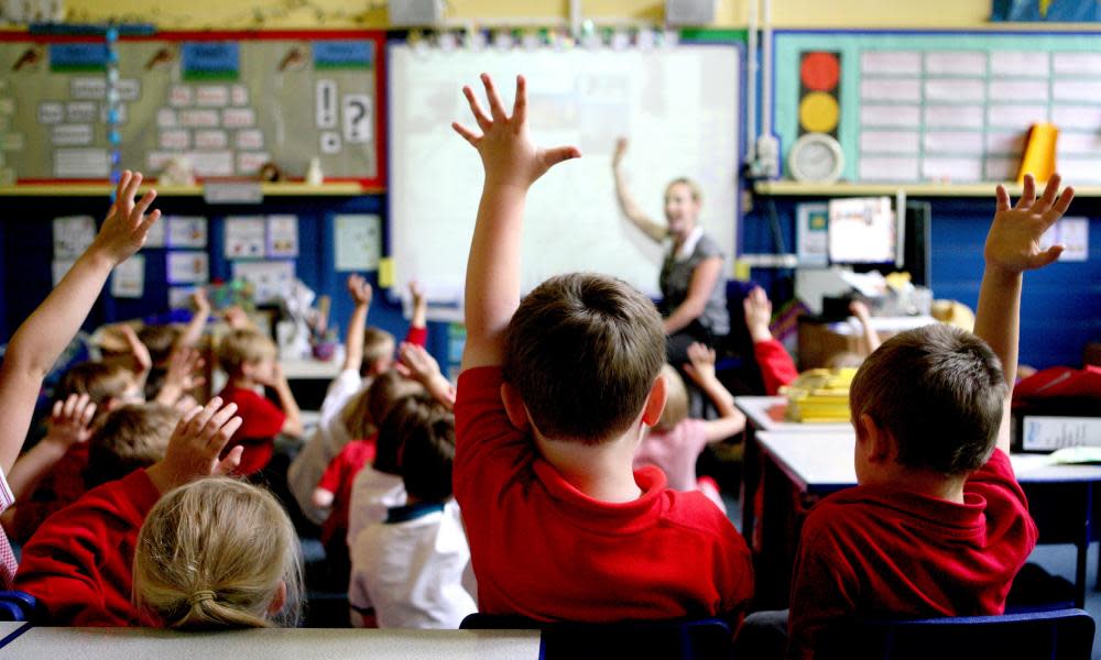 Social status researchFile photo dated 06/07/2011 of children in a classroom, as a group of psychologists have said that children start to worry about their reputations from the age of five. PRESS ASSOCIATION Photo. Issue date: Tuesday March 20, 2018. The recent research found that by the time children go to nursery school, they are already developing “adult” concerns about social status. See PA story SCIENCE Reputation. Photo credit should read: Dave Thompson/PA Wire