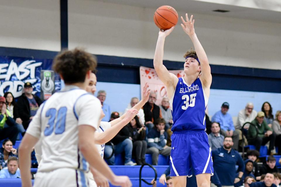 Ellwood's Joe Roth shoots during a Dec. 13 game at Central Valley.