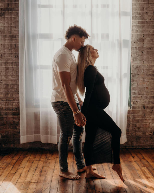 Patrick Mahomes & Brittany Matthews Reveal 1st Pics Of Baby