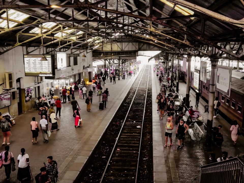 a bigger train station in sri lanka