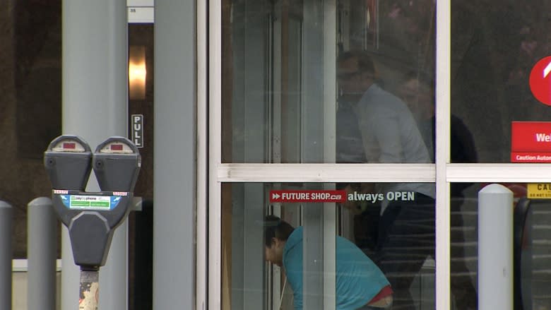 Future Shop's abrupt closure surprises B.C. consumers