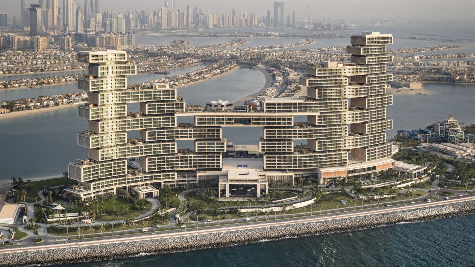 Designed by US architects Kohn Pedersen Fox, the 500-meter-long (1640 feet) Atlantis The Royal hotel in Dubai sees a series of stacked volumes connected by a central sky bridge. - 2024 World Architecture Festival