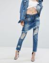 <p>Erinnern Sie sich noch daran, als alle in den späten 90ern Röcke über ihren Hosen trugen? Naja, auch dieser Trend hat es zurückgeschafft – nur in Jeans-Form. Der britische Online-Versand-Handel „Liquid N Poker Denim“ verkauft einen bizarren asymmetrischen Jeans-Rock, der wohlgemerkt mit falschen Perlen bedeckt ist, der auf eine Jeans im Vintage-Look aufgenäht ist. Igitt. [Bild: ASOS] </p>