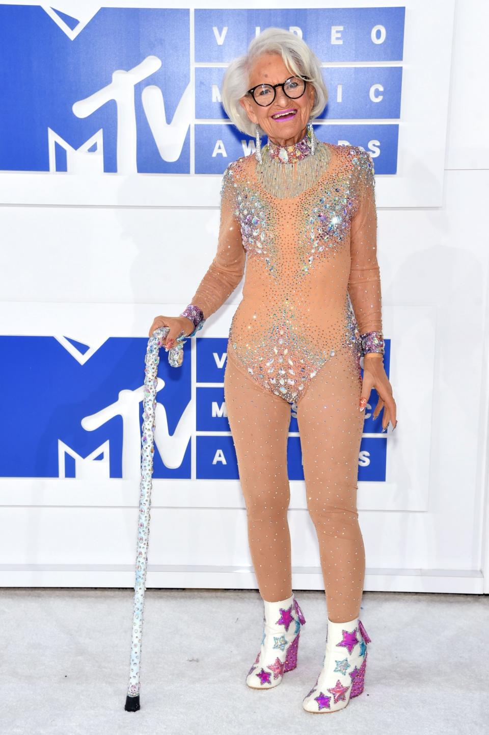 <p>88-year-old Baddie wasn’t afraid to show a little skin at the VMAs. <i>[Photo: Getty]</i> </p>