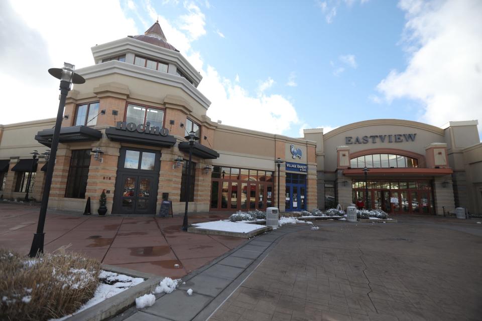 Nocino, an Italian restaurant, opened in the Eastview Mall in Victor.  The restaurant on November 23, 2021 is open Tuesday through Thursday for lunch and dinner with the bar open until midnight. On Friday and Saturdays it only serves dinner with the bar staying open until 12 a.m.  Nocino is located right at the main entrance to the mall.