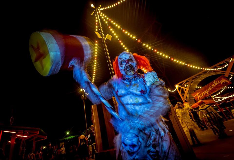 FOR ADULTS: Busch Gardens' Howl-O-Scream in Virginia